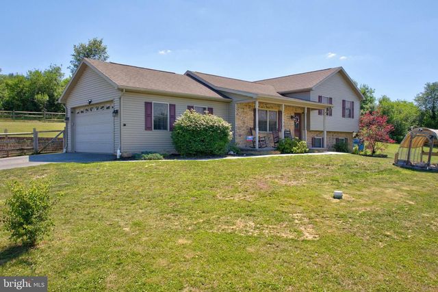225 N GRANT RD, Thomasville, PA 17364