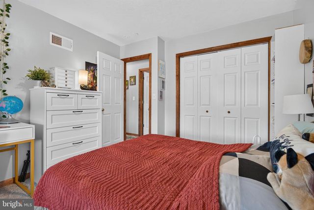 225 N GRANT RD, Thomasville, PA 17364