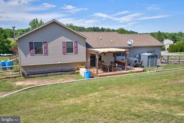 225 N GRANT RD, Thomasville, PA 17364