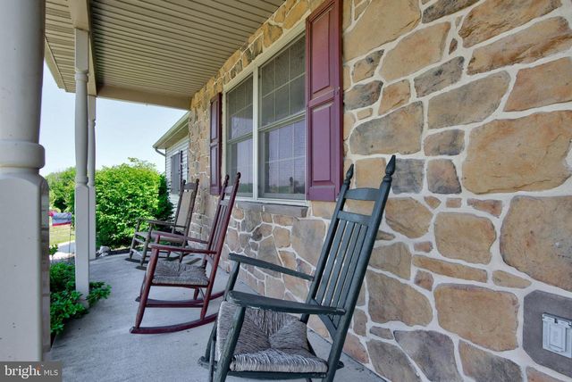 225 N GRANT RD, Thomasville, PA 17364