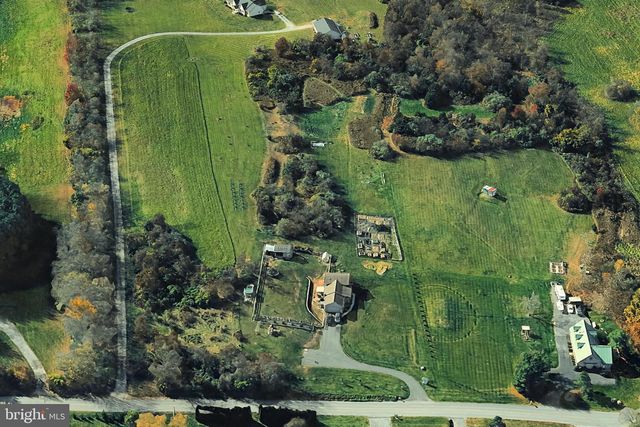 225 N GRANT RD, Thomasville, PA 17364
