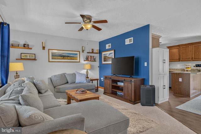 225 N GRANT RD, Thomasville, PA 17364