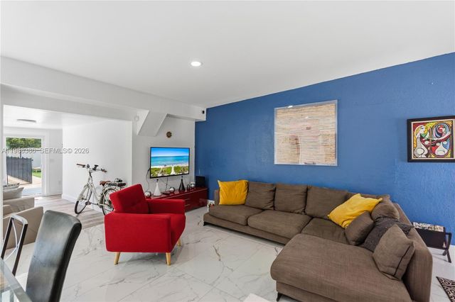 1110 NE 130th St, North Miami, FL 33161