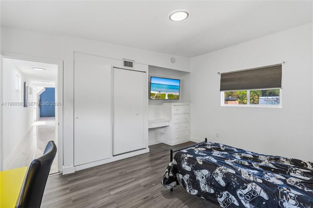 1110 NE 130th St, North Miami, FL 33161