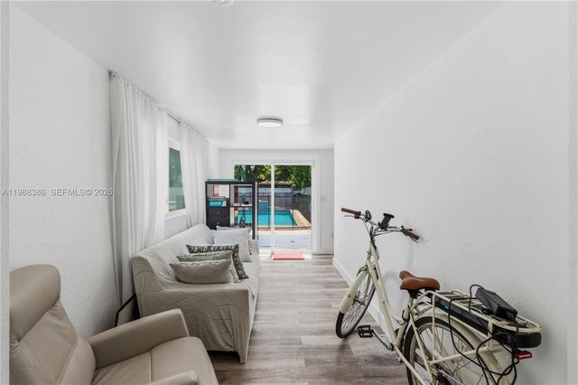 1110 NE 130th St, North Miami, FL 33161