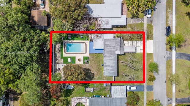 1110 NE 130th St, North Miami, FL 33161