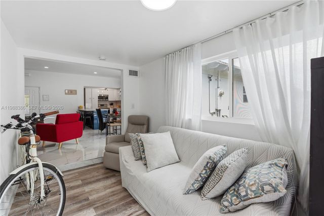 1110 NE 130th St, North Miami, FL 33161