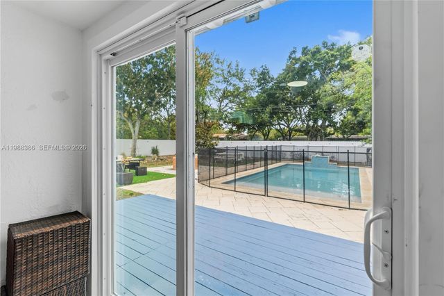 1110 NE 130th St, North Miami, FL 33161