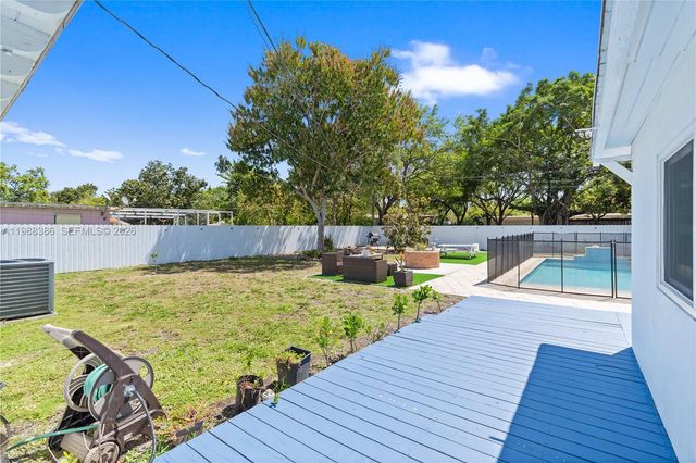 1110 NE 130th St, North Miami, FL 33161