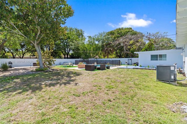 1110 NE 130th St, North Miami, FL 33161