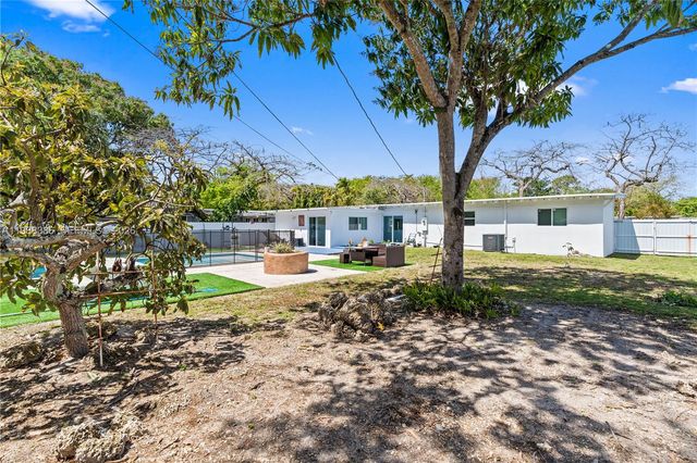 1110 NE 130th St, North Miami, FL 33161