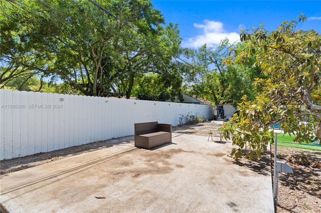 1110 NE 130th St, North Miami, FL 33161