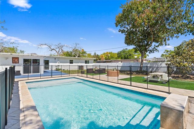 1110 NE 130th St, North Miami, FL 33161