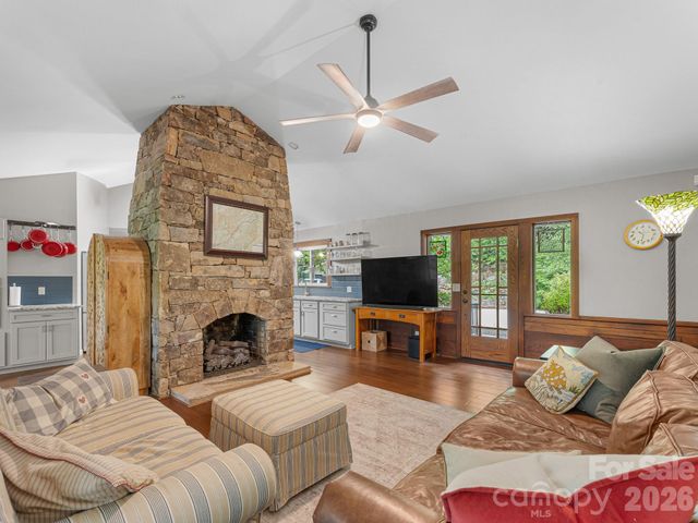 12 E Park Drive, Tryon, NC 28782