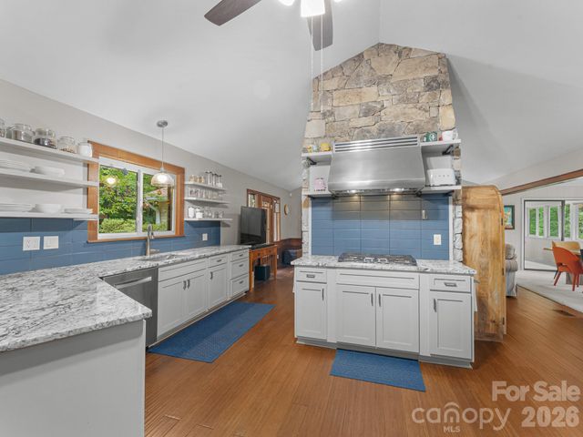 12 E Park Drive, Tryon, NC 28782