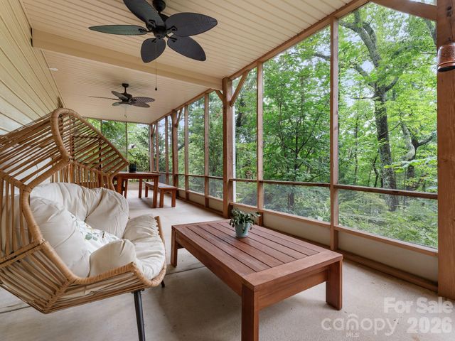12 E Park Drive, Tryon, NC 28782