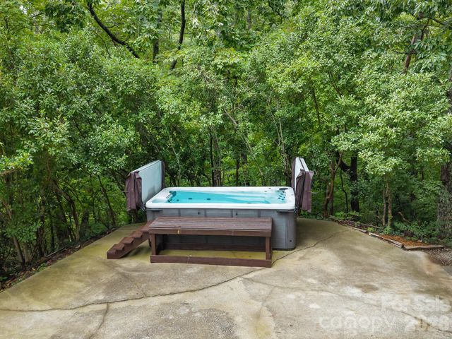 12 E Park Drive, Tryon, NC 28782