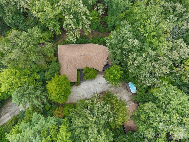 12 E Park Drive, Tryon, NC 28782