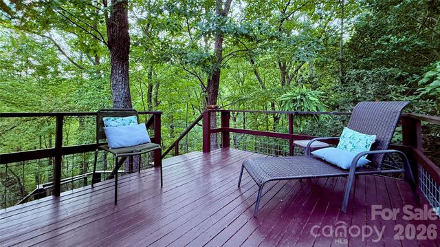 12 E Park Drive, Tryon, NC 28782