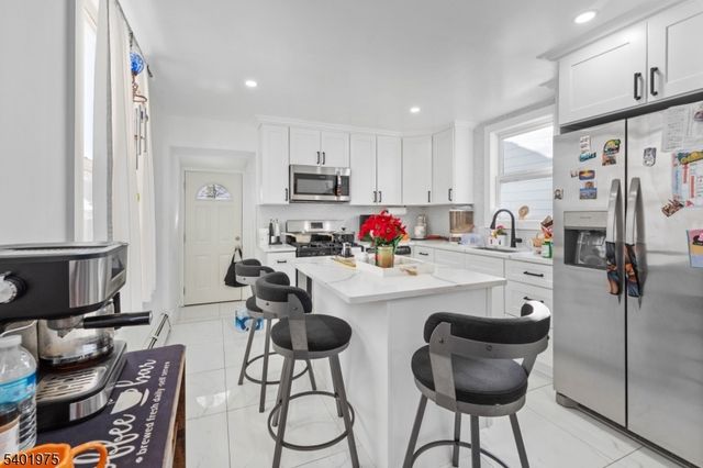 123 Jacques St, Elizabeth City, NJ 07201