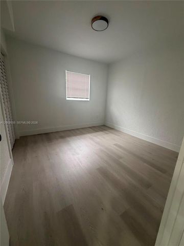 2002 NW 87th St, Miami, FL 33147