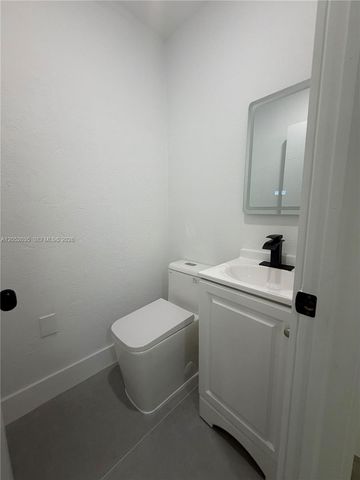 2002 NW 87th St, Miami, FL 33147