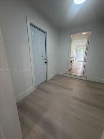 2002 NW 87th St, Miami, FL 33147