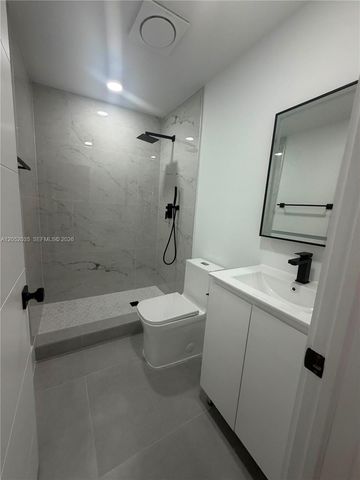 2002 NW 87th St, Miami, FL 33147
