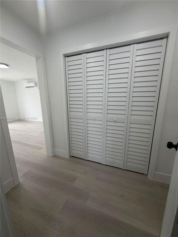 2002 NW 87th St, Miami, FL 33147