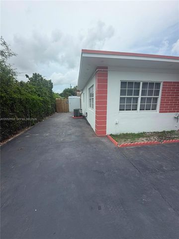 2002 NW 87th St, Miami, FL 33147