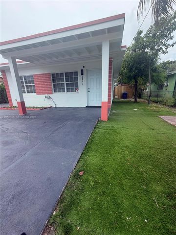2002 NW 87th St, Miami, FL 33147