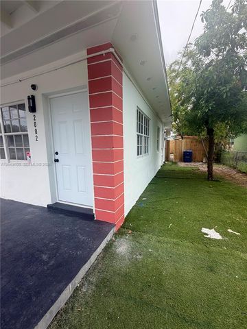 2002 NW 87th St, Miami, FL 33147