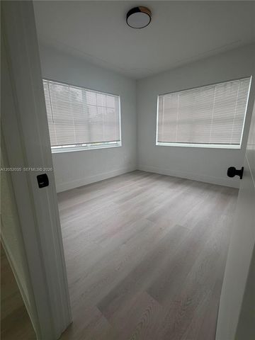 2002 NW 87th St, Miami, FL 33147