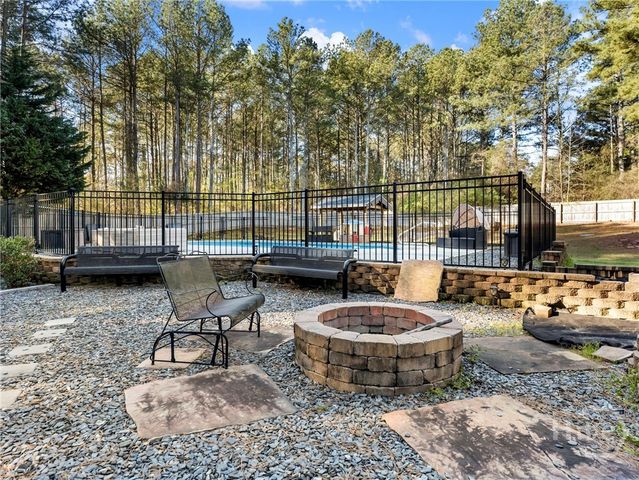 1339 Sierra Ridge Place SE, Loganville, GA 30052