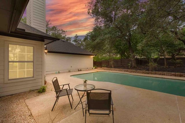 201 Timpanagos DR, Lakeway, TX 78734