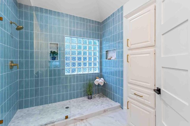 201 Timpanagos DR, Lakeway, TX 78734