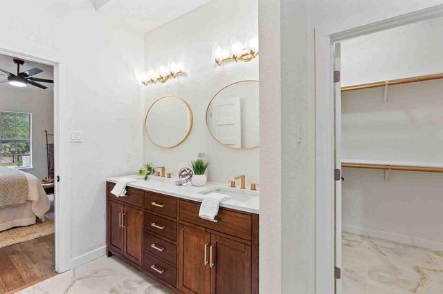 201 Timpanagos DR, Lakeway, TX 78734