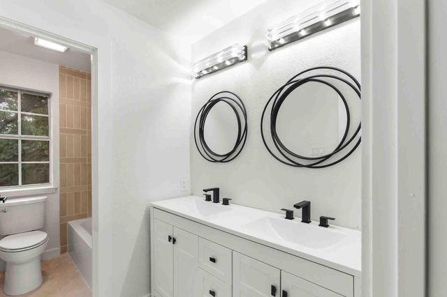 201 Timpanagos DR, Lakeway, TX 78734