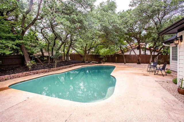 201 Timpanagos DR, Lakeway, TX 78734