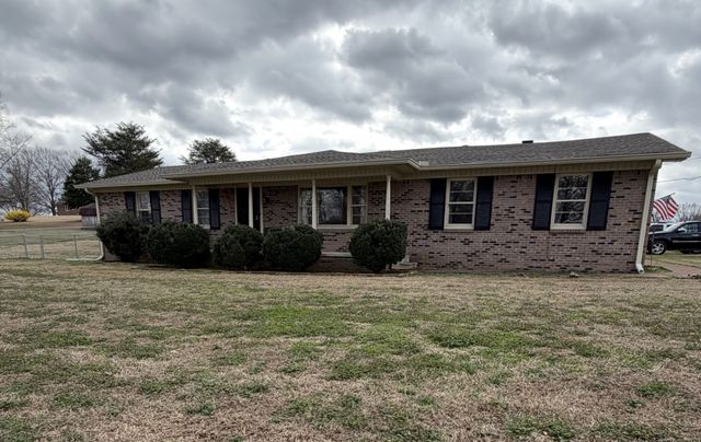 420 General Forrest Dr, Bruceton, TN 38317