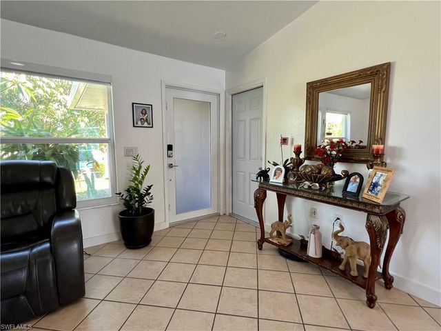 702 SW 25th ST, Cape Coral, FL 33914