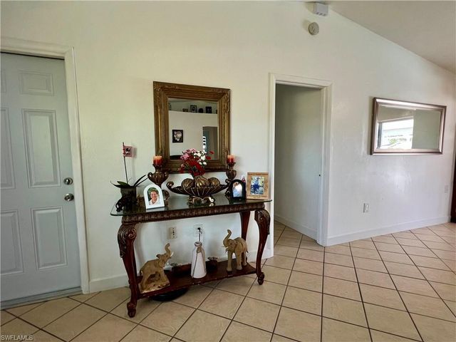 702 SW 25th ST, Cape Coral, FL 33914