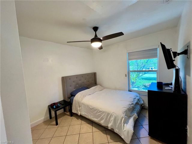 702 SW 25th ST, Cape Coral, FL 33914