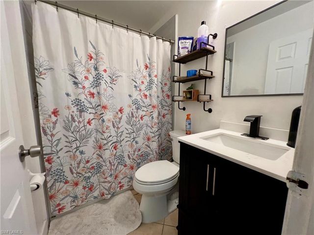 702 SW 25th ST, Cape Coral, FL 33914