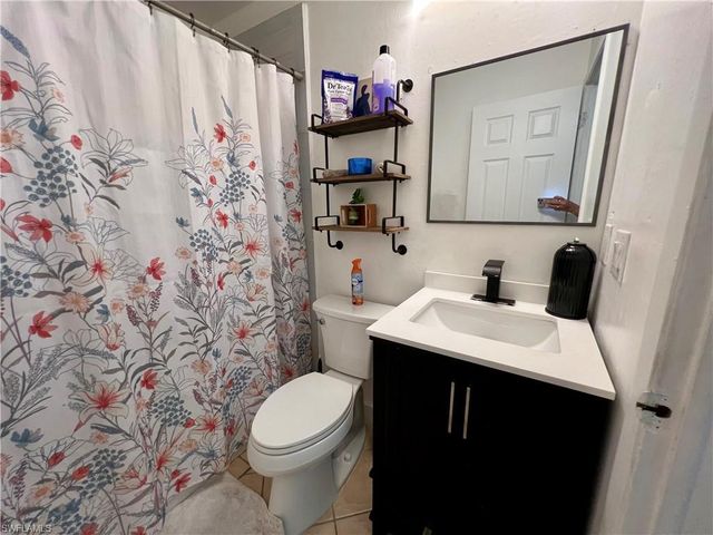 702 SW 25th ST, Cape Coral, FL 33914