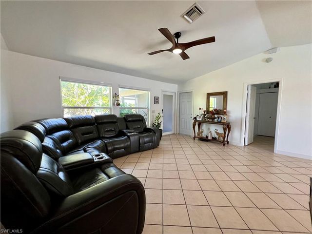 702 SW 25th ST, Cape Coral, FL 33914