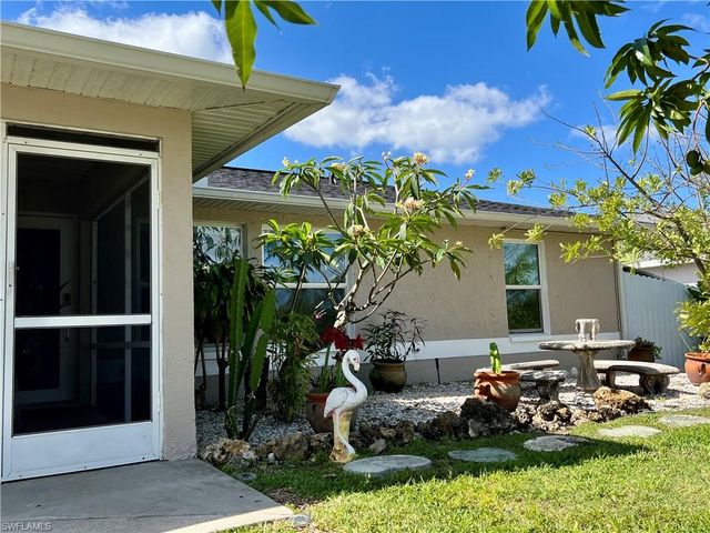 702 SW 25th ST, Cape Coral, FL 33914