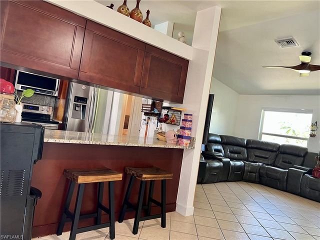 702 SW 25th ST, Cape Coral, FL 33914