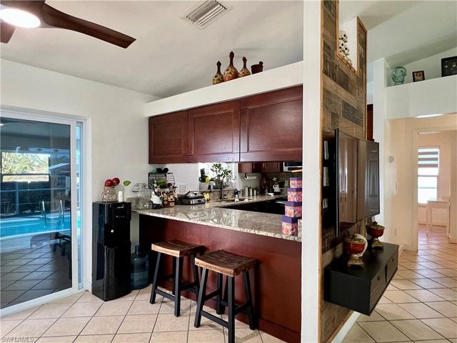 702 SW 25th ST, Cape Coral, FL 33914