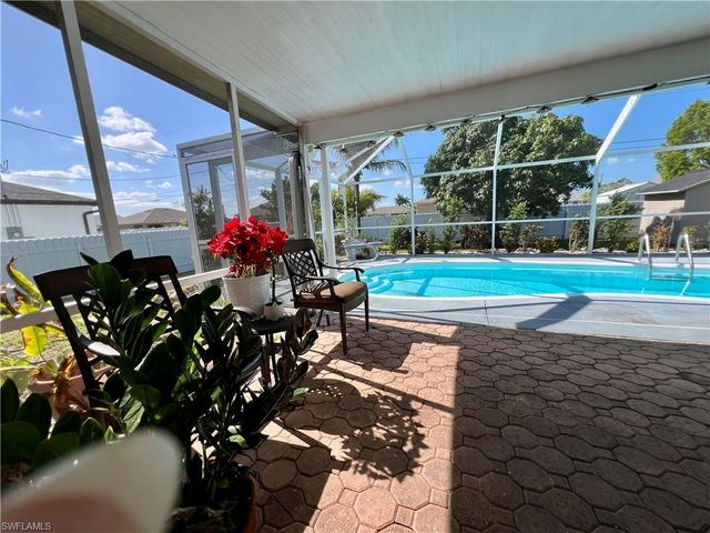 702 SW 25th ST, Cape Coral, FL 33914